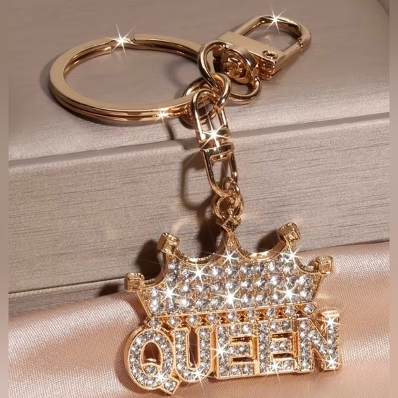 Queen Keychain Sparkling Crystal Bag/Key Charm - Picture 2 of 5